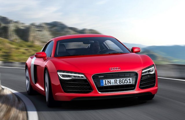 Új alapmotort kaphat az Audi R8