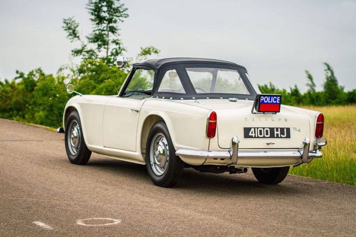 TRIUMPH TR4