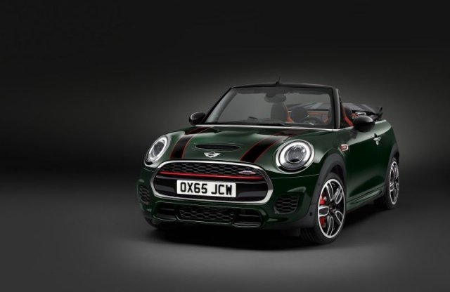 Tető nélküli versenygokart: itt a Mini JCW Cabrio