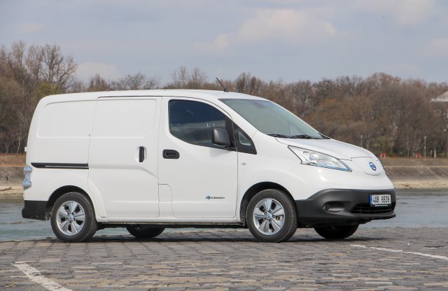 Belvárosi mesterek kedvence? Nissan e-NV200 teszt