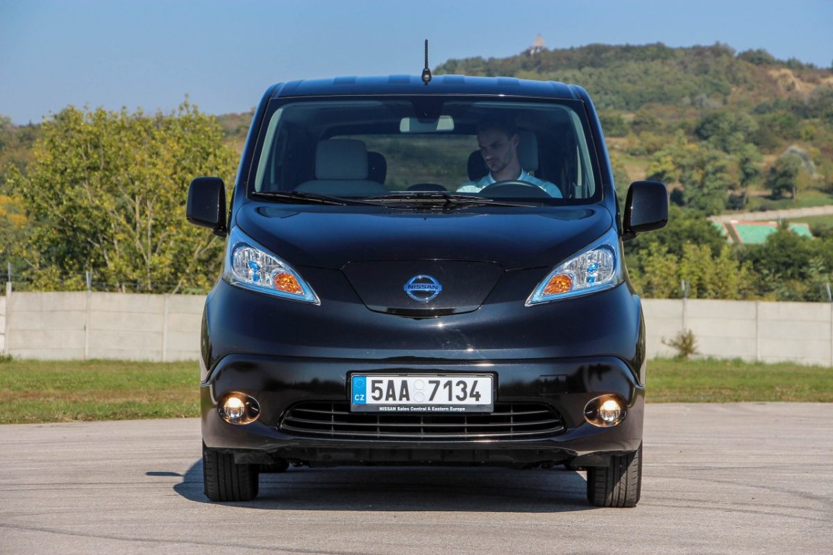 NISSAN NV200