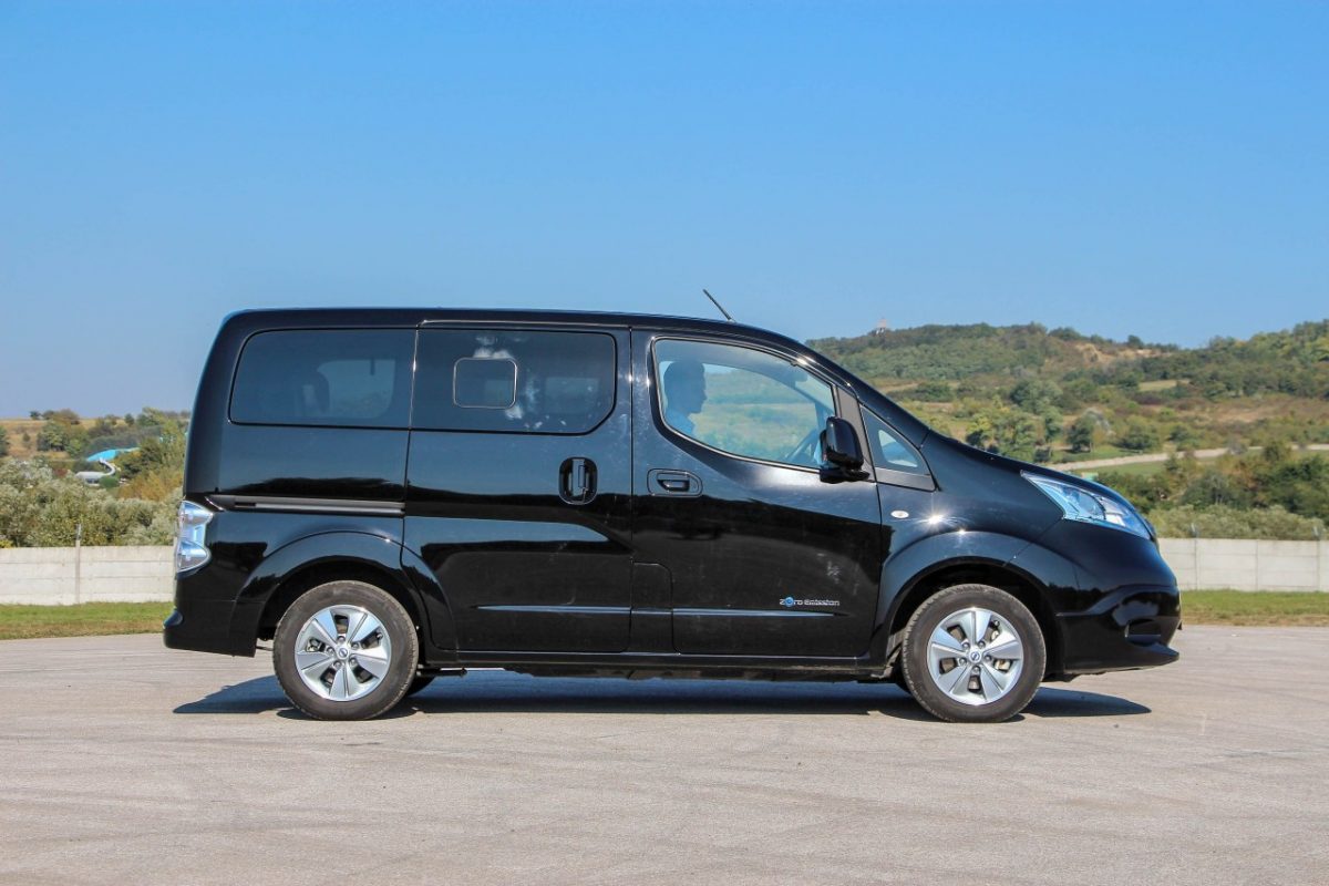 NISSAN NV200