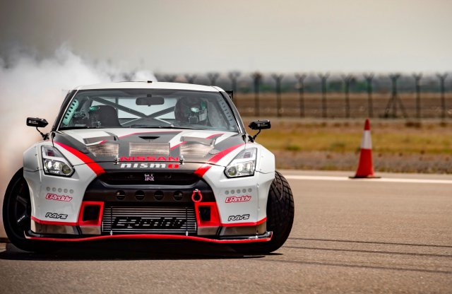 Drift megindítás 300 km/h felett? A Nissannál lehetséges