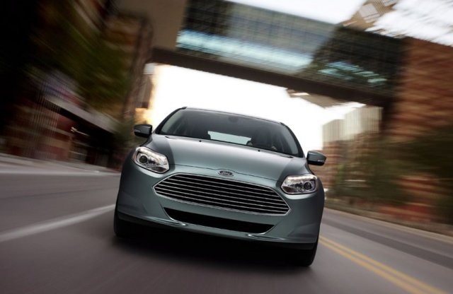 A Ford nem hatótávra, hanem alacsony árra gyúr villanyautójával