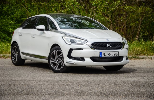 Egy Citroën logóval kevesebb – DS5 teszt
