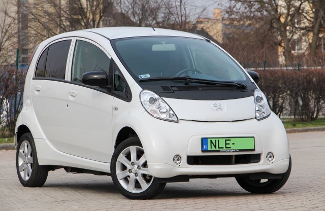 Milyen az élet villanyautóval? Peugeot iOn használtteszt
