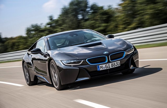 Tovább izmosodhat a BMW i8