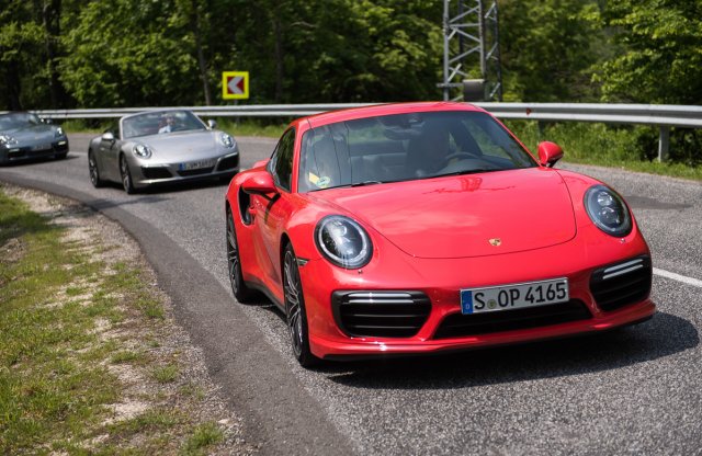 Háromféle 911-est próbáltunk, az érzés leírhatatlan