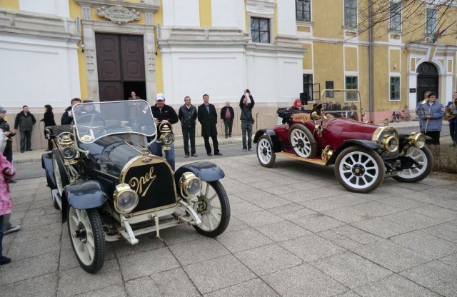 Veterán Opelek fogják Budapestet lassítani