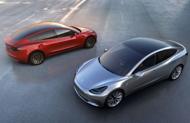 Felpörgetné a Tesla gyártását a Panasonic