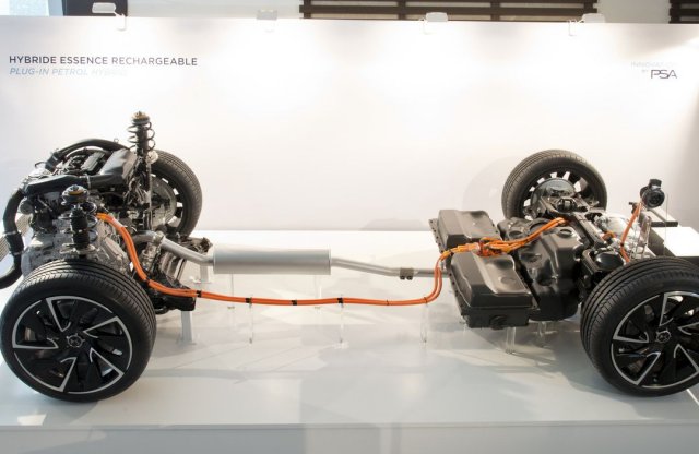 450 km hatótávot ígér új villanyautóihoz a PSA