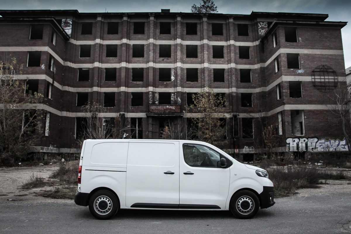 TOYOTA PROACE