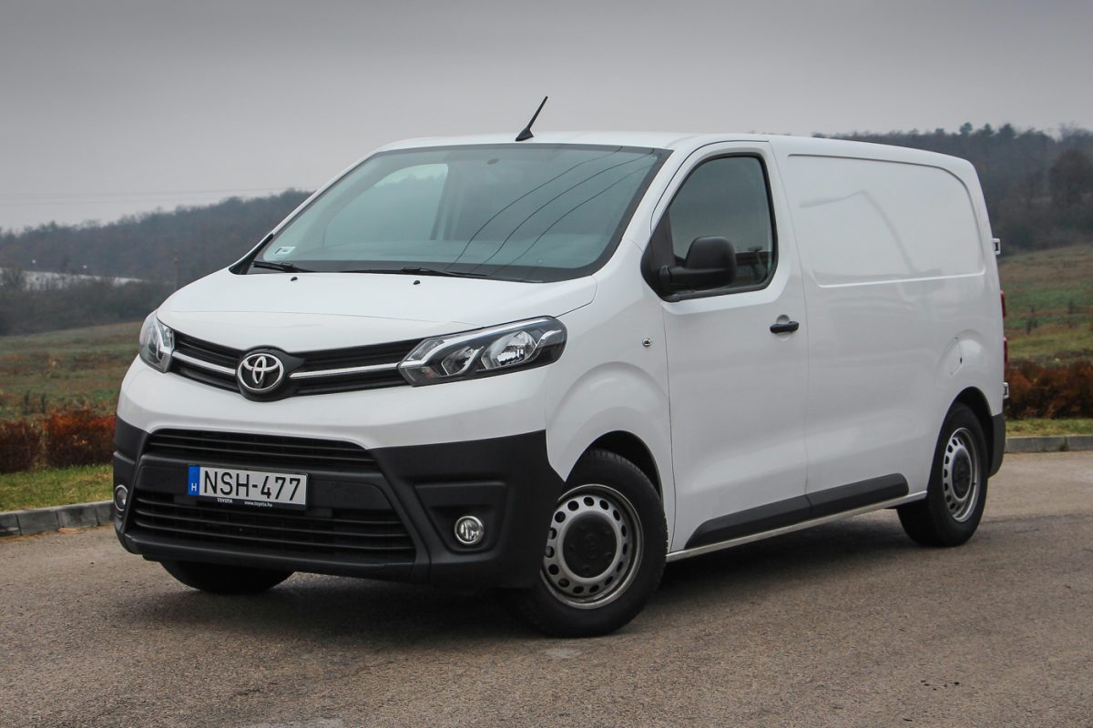 TOYOTA PROACE