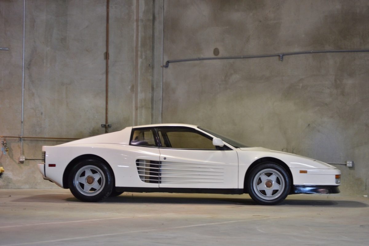 FERRARI TESTAROSSA