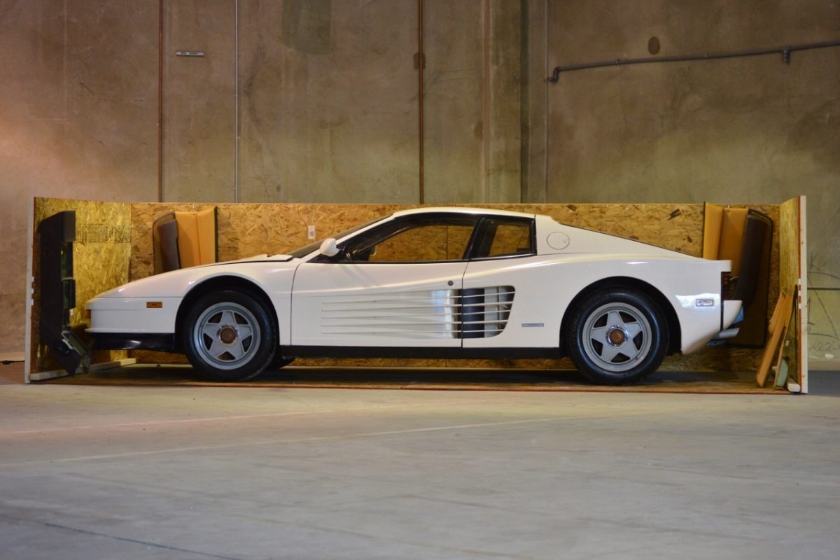 FERRARI TESTAROSSA