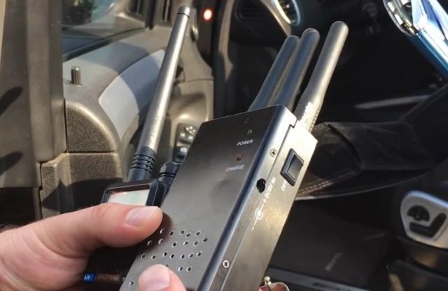 Családi vállalkozásban űzték az autókifosztást