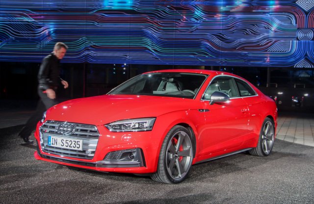 Minden új a szélesebb, laposabb maszk mögött – az új Audi A5