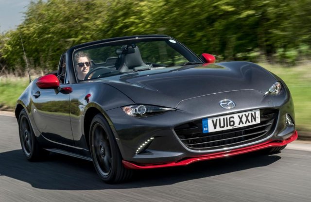 Piros szoknyában érkezik a limitált MX-5
