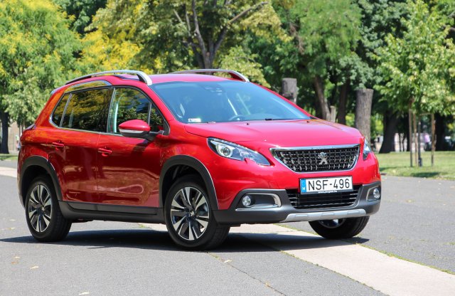 Plázacica - Vezettük a megújult Peugeot 2008-at