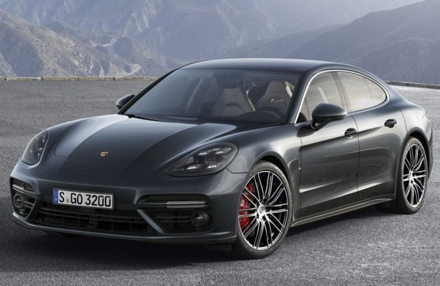 Luxustól dagad az új Panamera