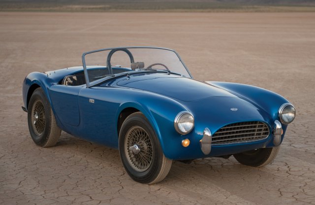 Árverésre megy a legelső Shelby Cobra
