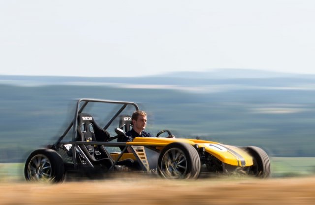 Villanymotoros Ariel Atom. Majdnem