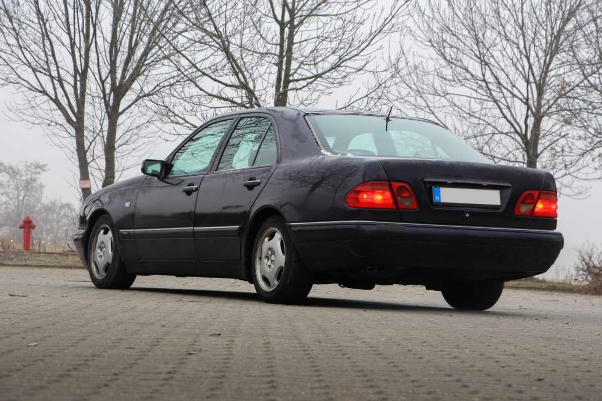 MERCEDES-BENZ E-OSZTÁLY