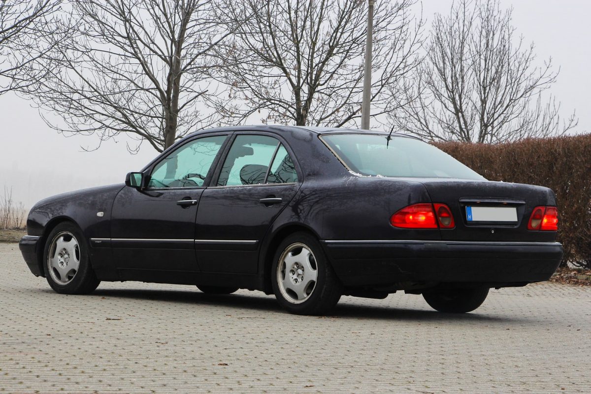 MERCEDES-BENZ E-OSZTÁLY