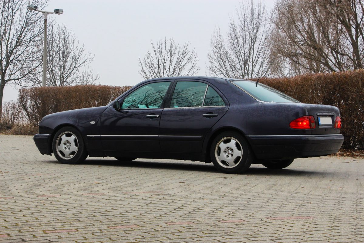 MERCEDES-BENZ E-OSZTÁLY