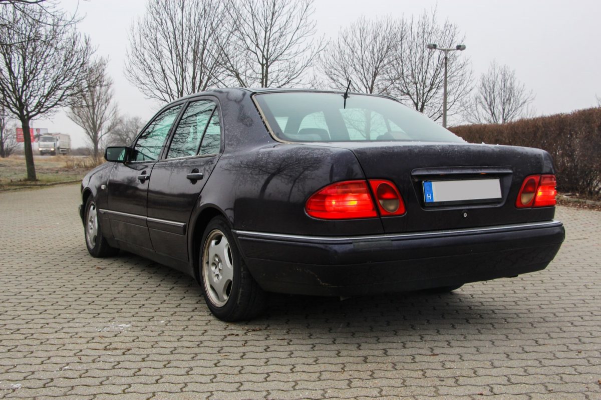 MERCEDES-BENZ E-OSZTÁLY
