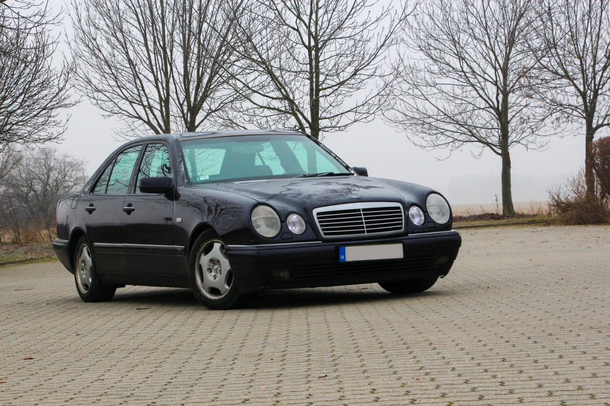 MERCEDES-BENZ E-OSZTÁLY
