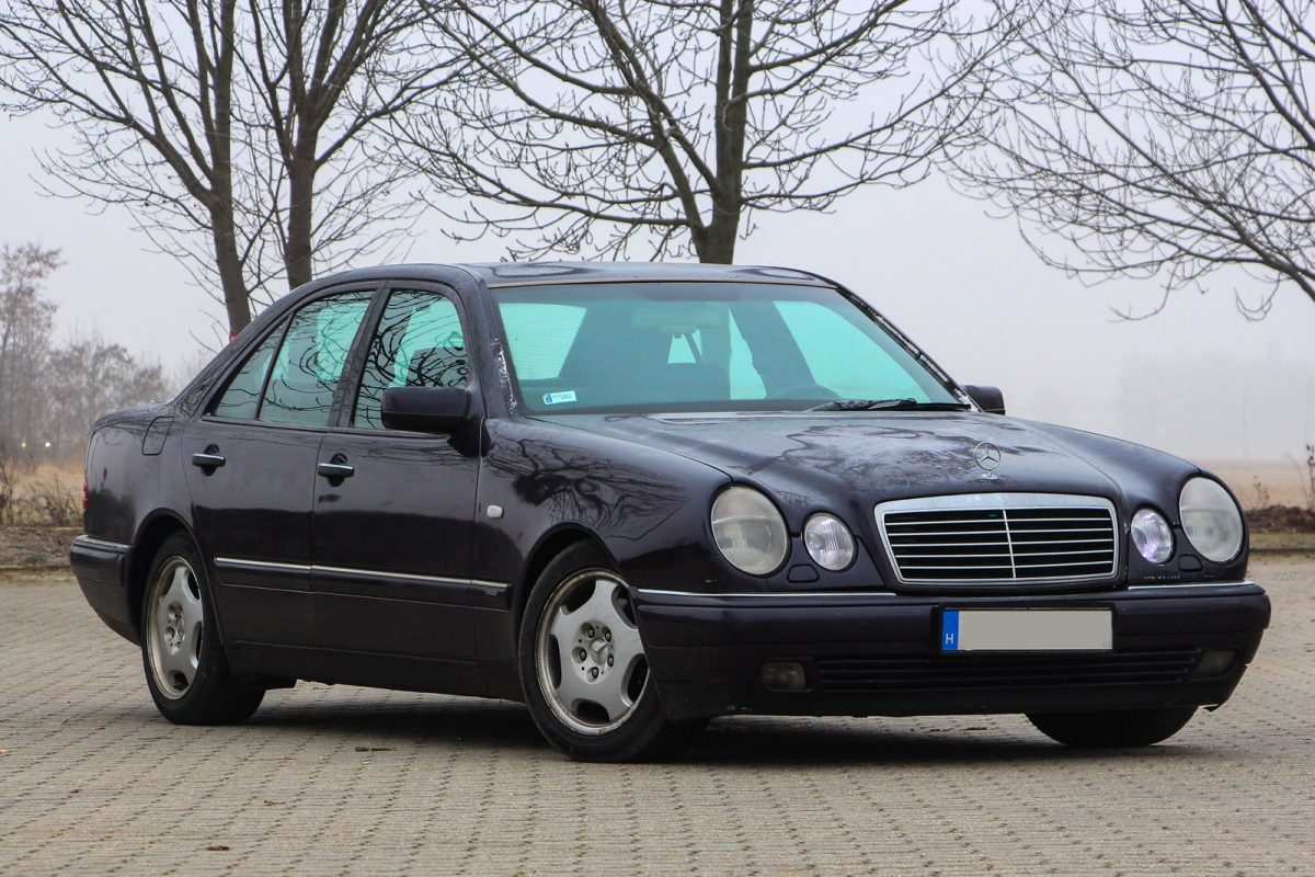 MERCEDES-BENZ E-OSZTÁLY
