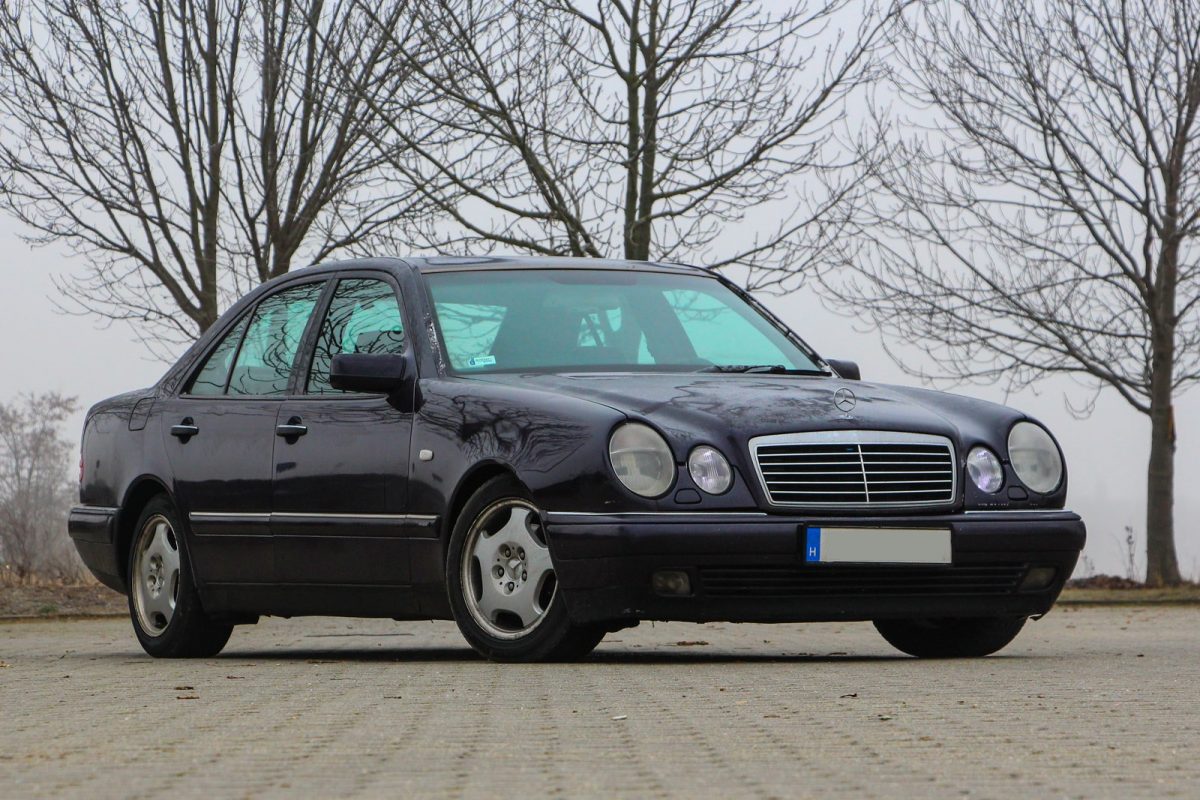 MERCEDES-BENZ E-OSZTÁLY