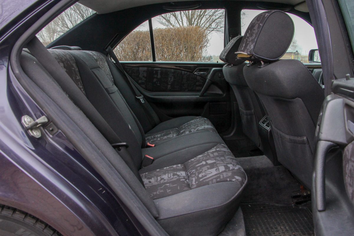 MERCEDES-BENZ E-OSZTÁLY