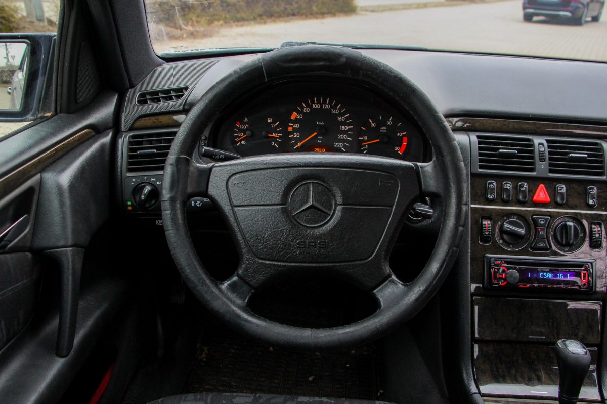 MERCEDES-BENZ E-OSZTÁLY