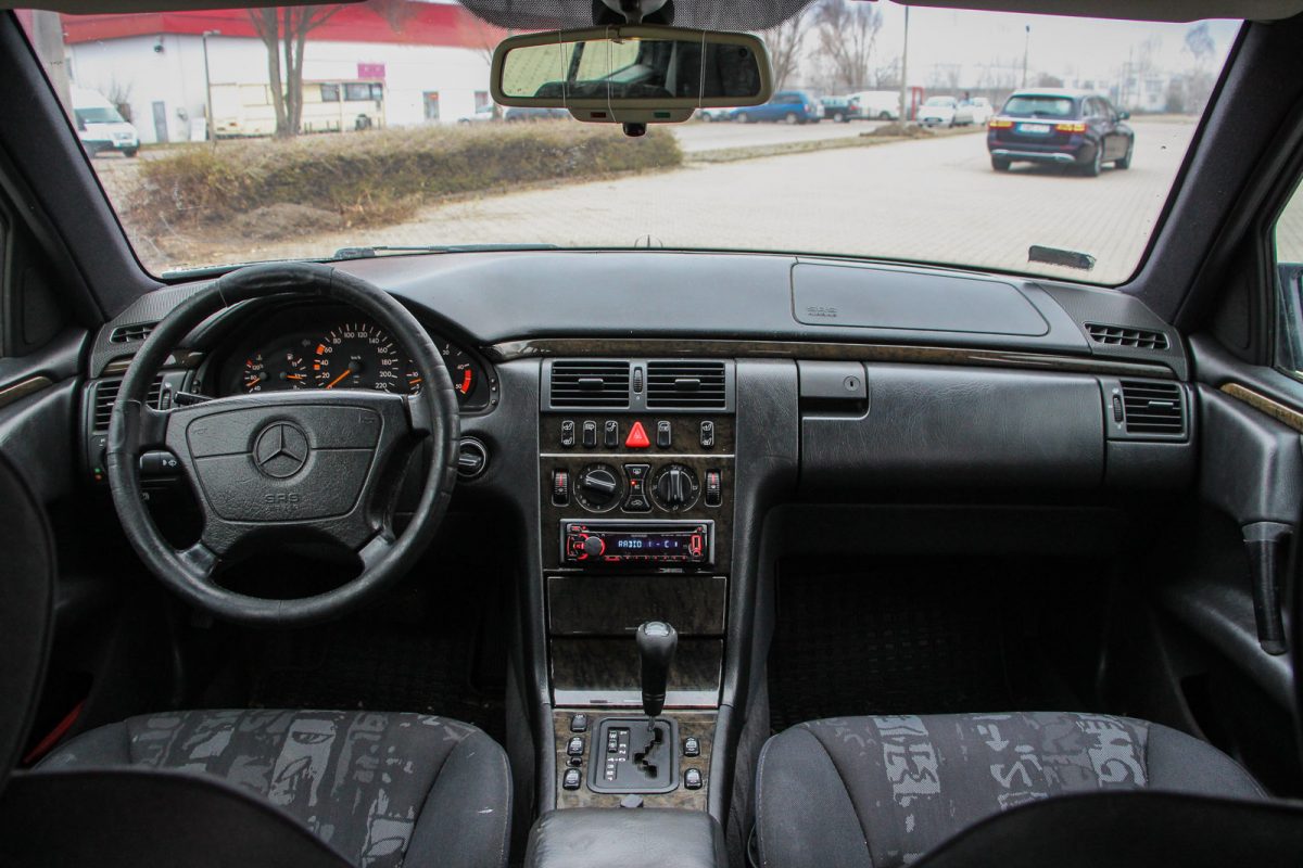 MERCEDES-BENZ E-OSZTÁLY