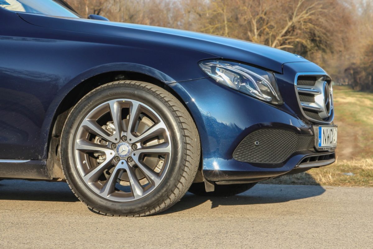 MERCEDES-BENZ E-OSZTÁLY