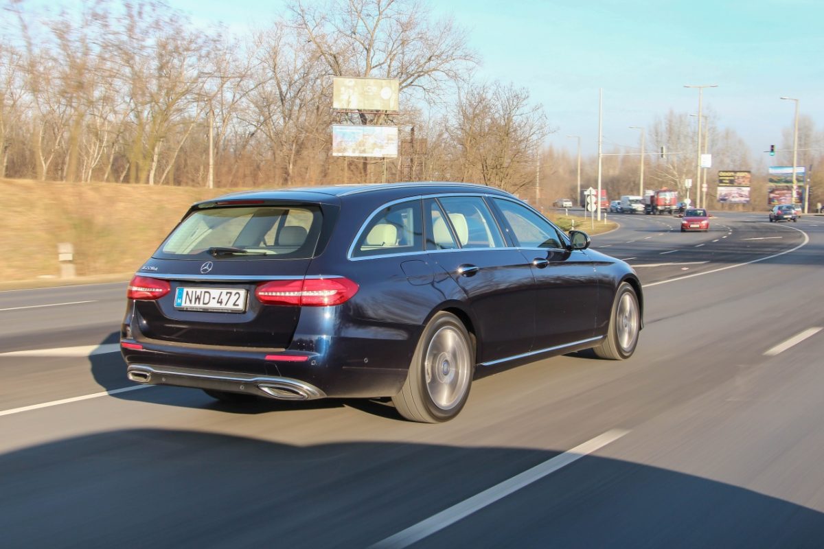 MERCEDES-BENZ E-OSZTÁLY