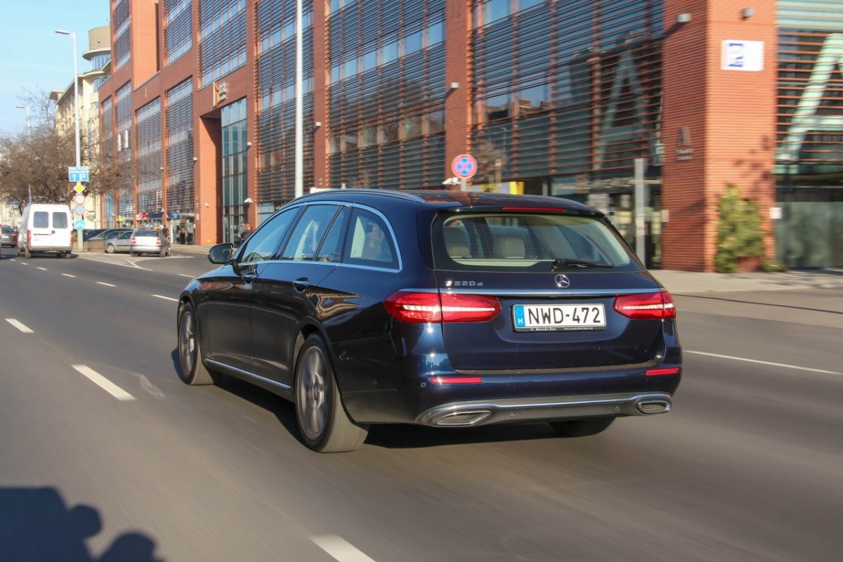 MERCEDES-BENZ E-OSZTÁLY