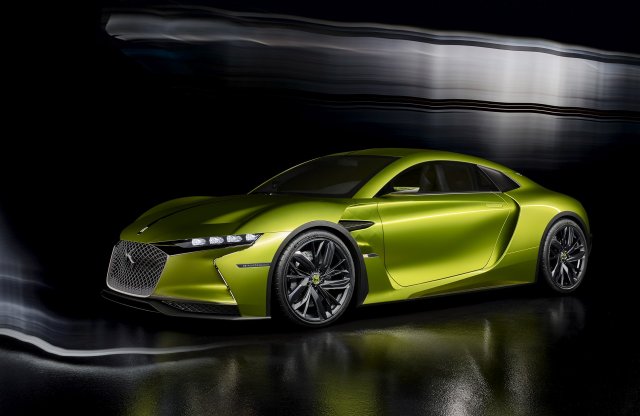 Párizs utcáit rója a DS E-Tense tanulmányautó