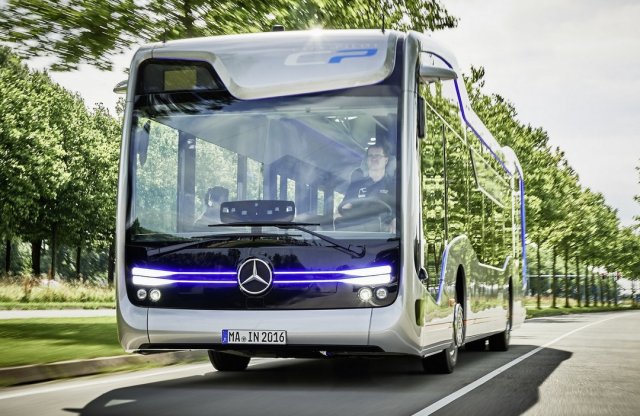 Mellőzi a sofőrt a Merci új busza