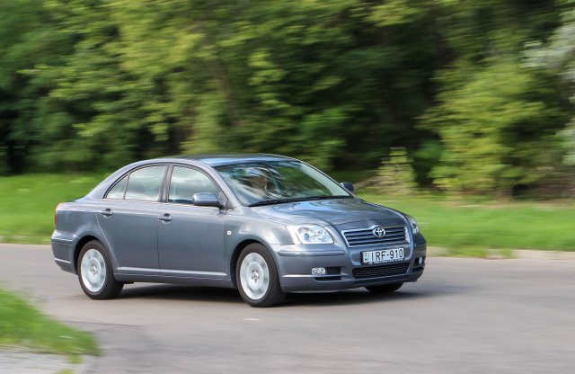 A szerelők réme lenne a nem japán Toyota? Avensis használtteszt