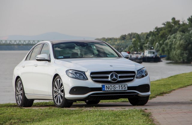 Alapdízel, mégsem a zöldséges autója - Mercedes E 220 d teszt