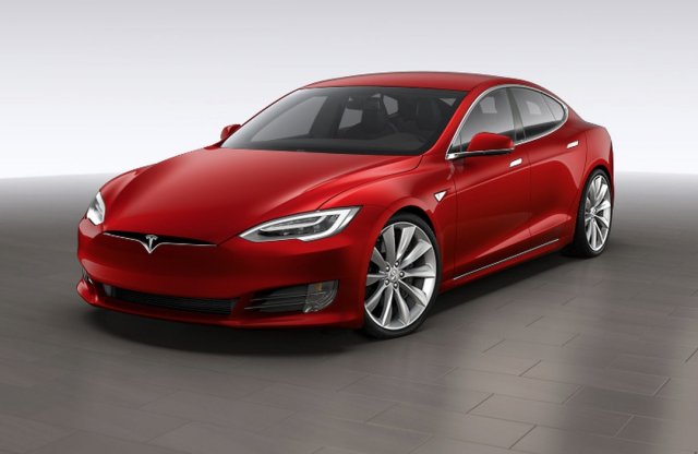 Friss Autopilot és nagyobb akkumulátor érkezik a Teslákba