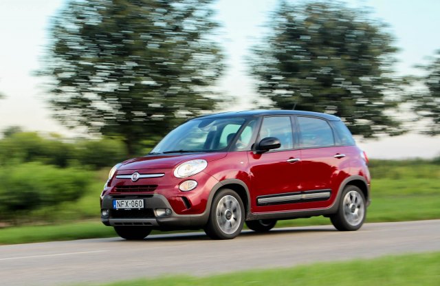 Azonnal klasszikus? Fiat 500L Trekking teszt