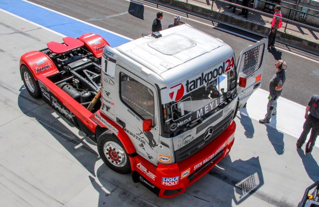 A frászt hoztak rám egy versenykamionban