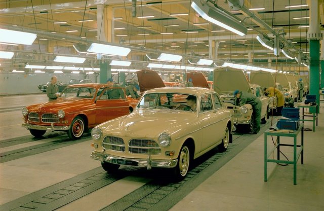 Fiatalos 60-as svéd amazon, először övvel