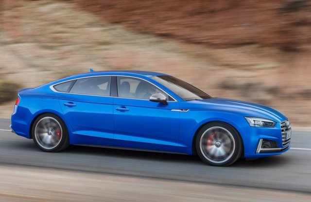 Öt ajtóval érkezett az új Audi A5