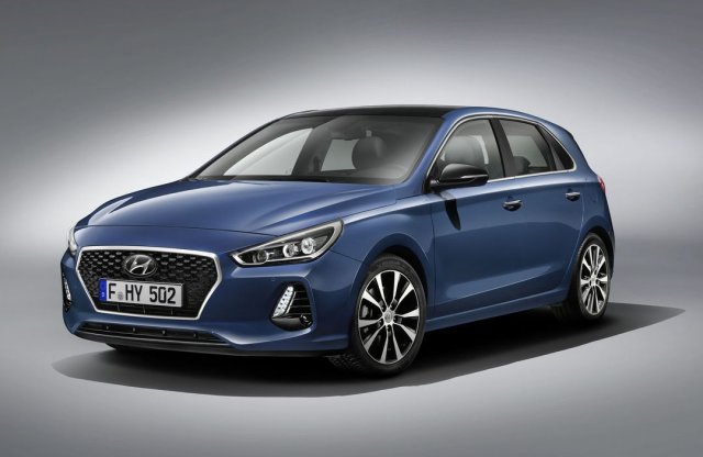 Kicsit Audi, kicsit Infiniti a Hyundai új Golf-osztályosa