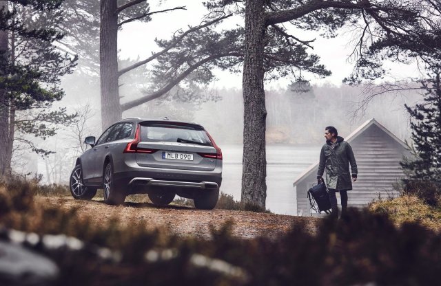 Újra hódít a svéd túrázó